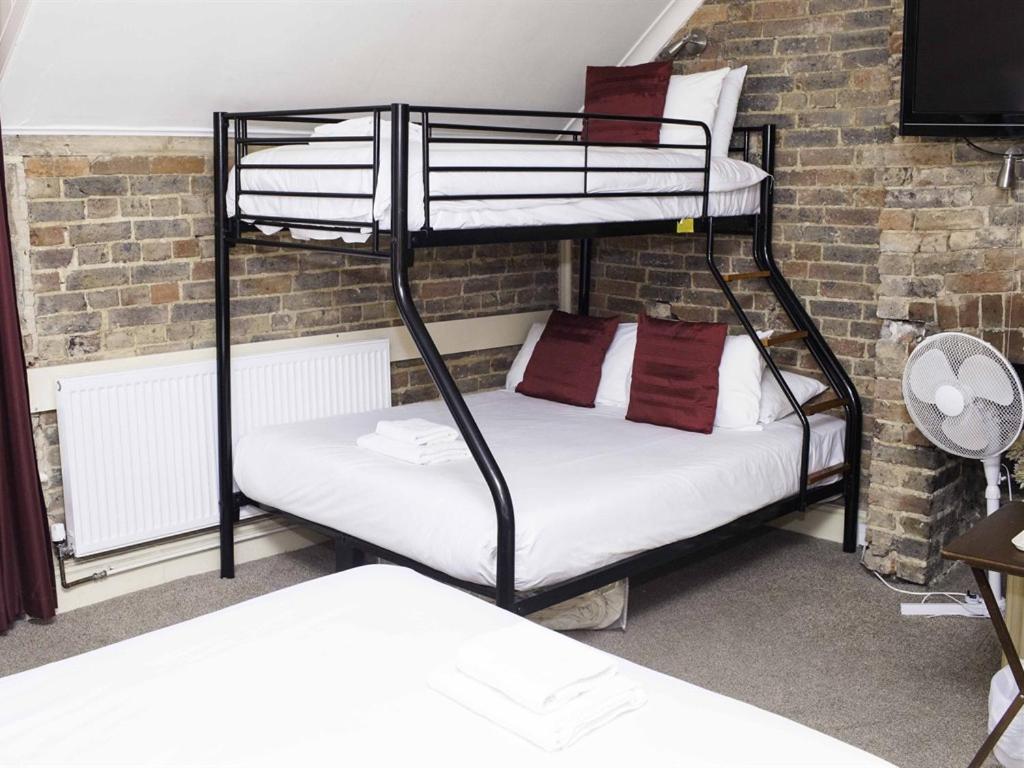 The Castle Inn Hotel Steyning Room photo