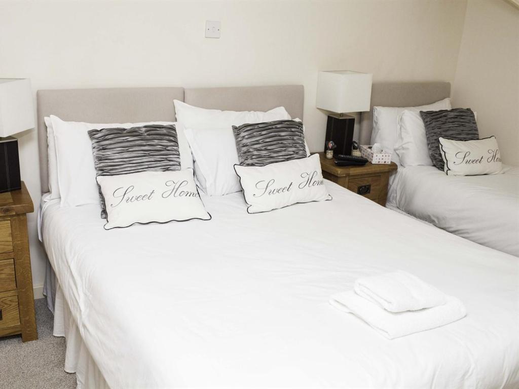 The Castle Inn Hotel Steyning Room photo